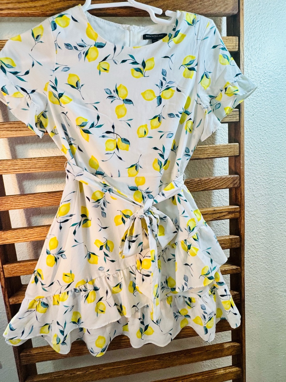 Banana Republic 8 White Dress with Yellow Lemon Print